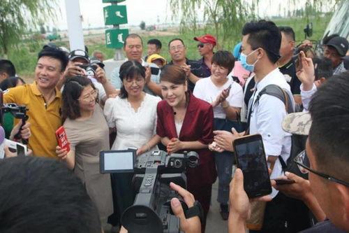 乌兰图雅吃瓜,揭秘娱乐圈幕后故事