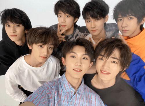 时代少年团上火吃瓜